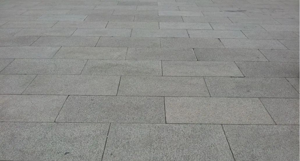 广场石材铺装过程